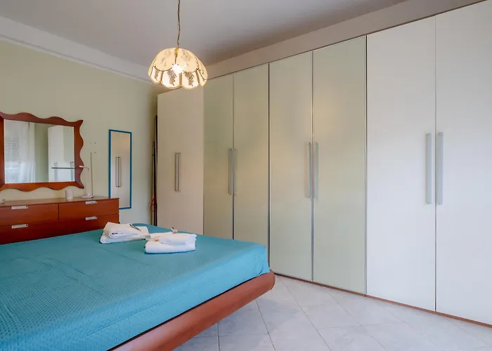 Apartment Guesthost - Proffiano District Roomy Flat