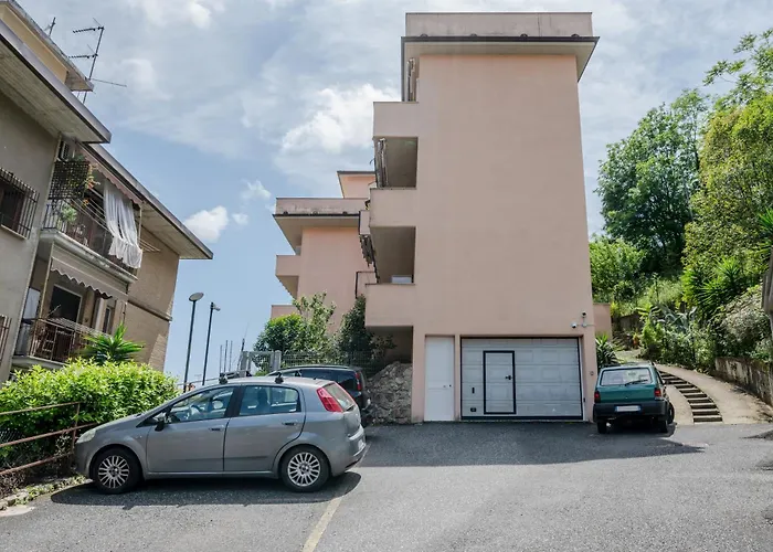 Guesthost - Proffiano District Roomy Flat La Spezia