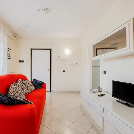 Proffiano District Roomy Flat Apartment